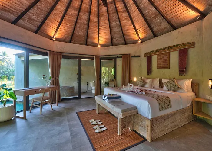 Neira * Ubud