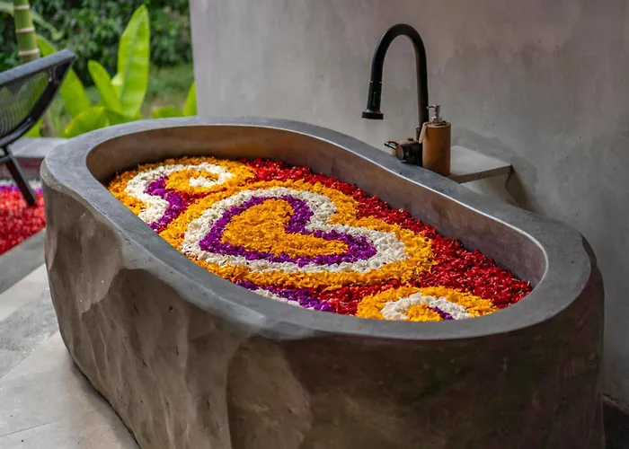 Neira * Ubud